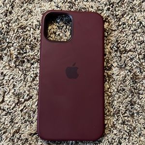 Smooth silicone maroon IPhone 12 Pro Apple case